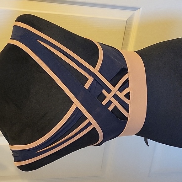 Fabletics size large blue and beige crisscross sports bra NWOT - Picture 5 of 8